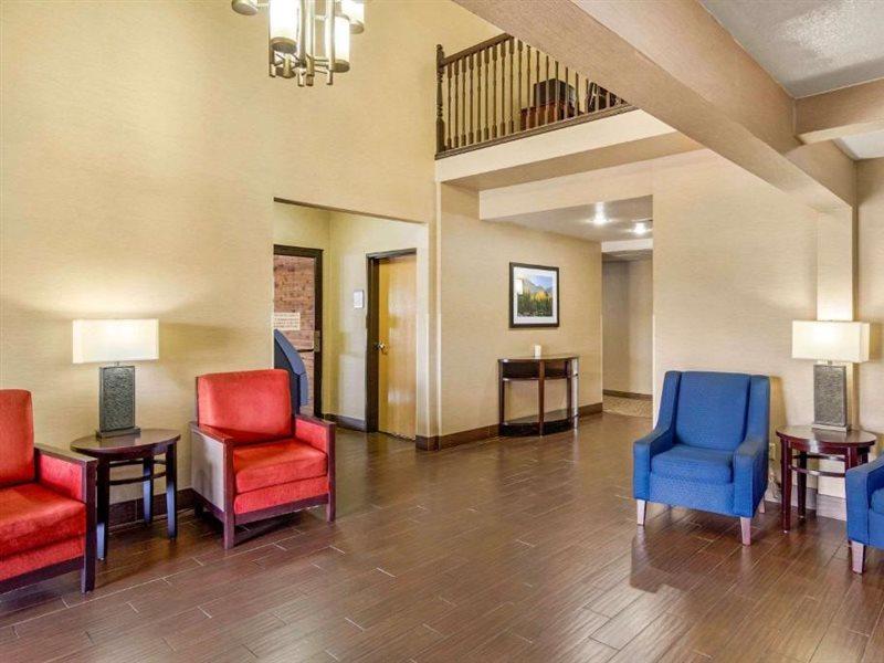 Comfort Inn & Suites Greeley Bagian luar foto