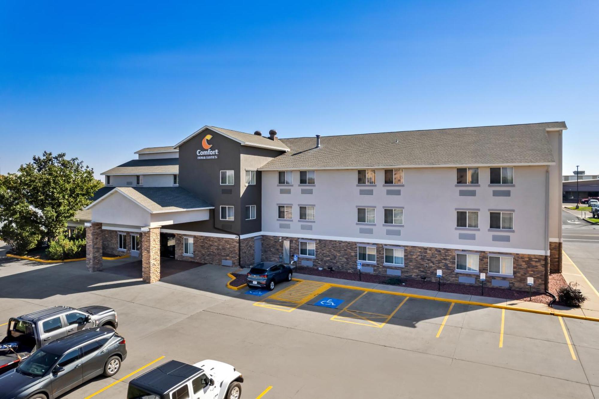 Comfort Inn & Suites Greeley Bagian luar foto