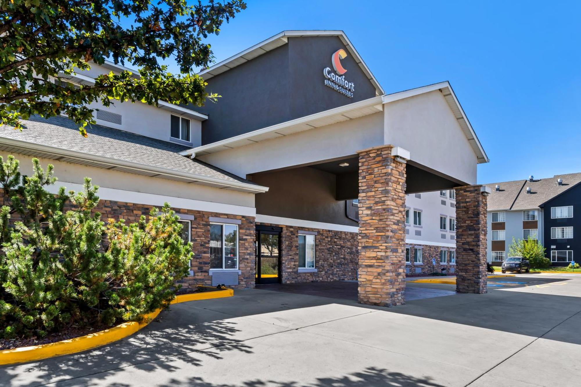 Comfort Inn & Suites Greeley Bagian luar foto